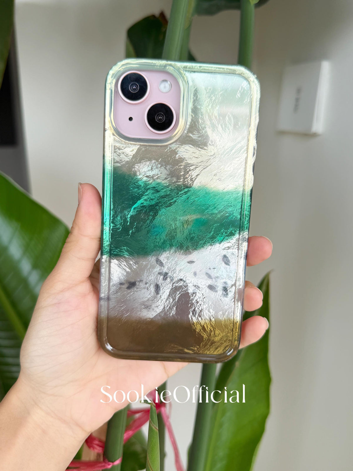 Forest Green Pearlescent Color Block iPhone Case with Chain, Glossy Meadow-Inspired MagSafe Case
