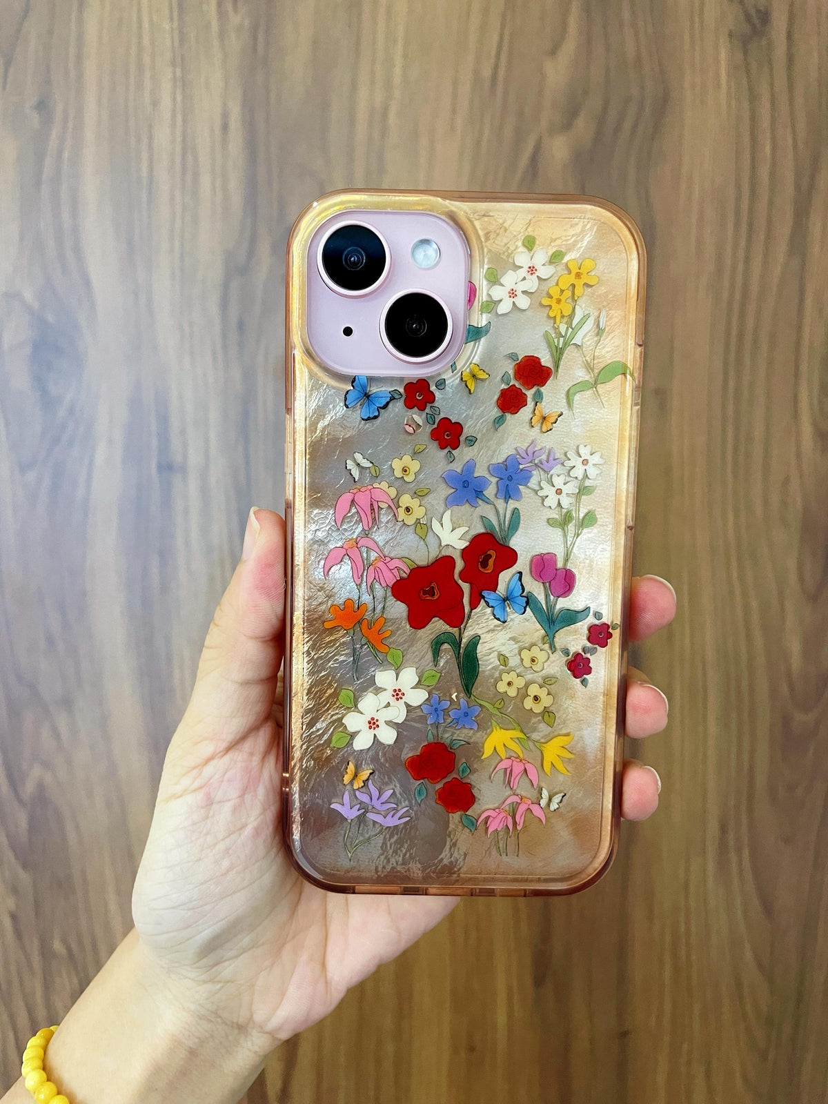 Retro Pearlescent Floral iPhone Case �?Glossy Polarized Design