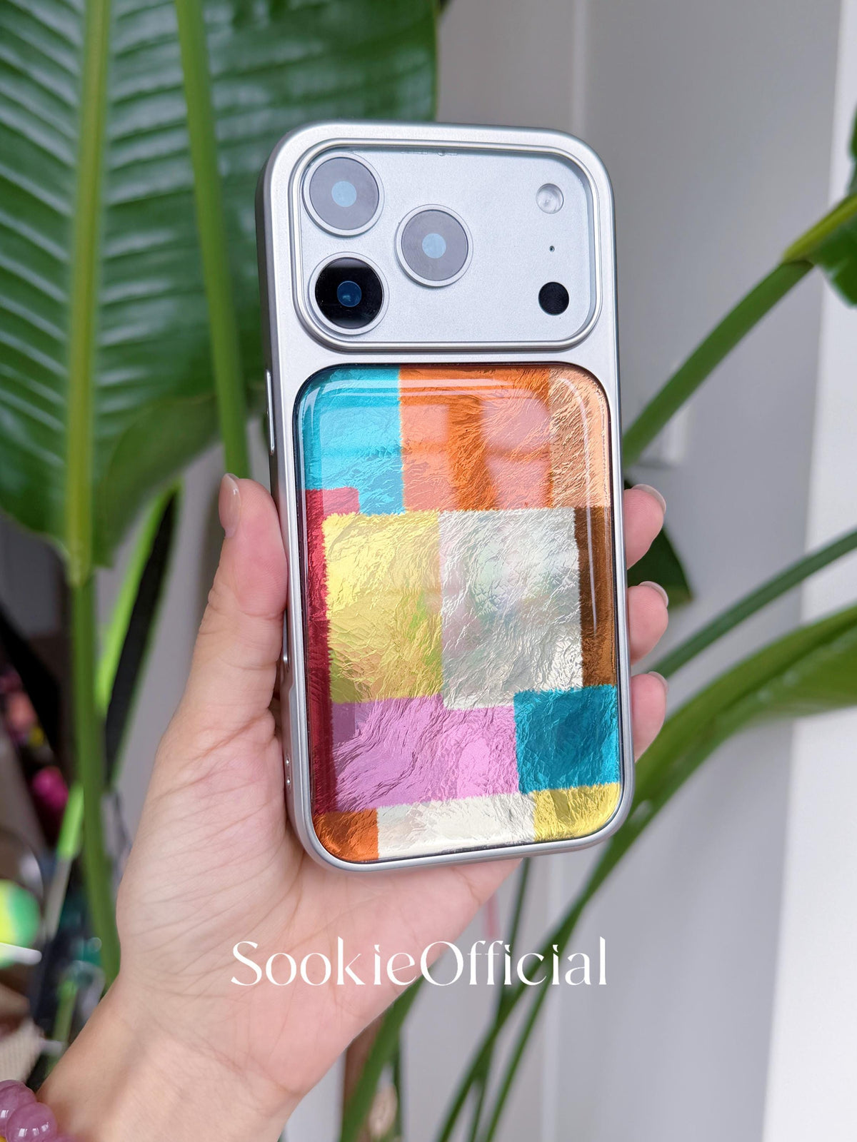 Color Block iPhone Case �?Glossy Pearlescent Geometric Art Design