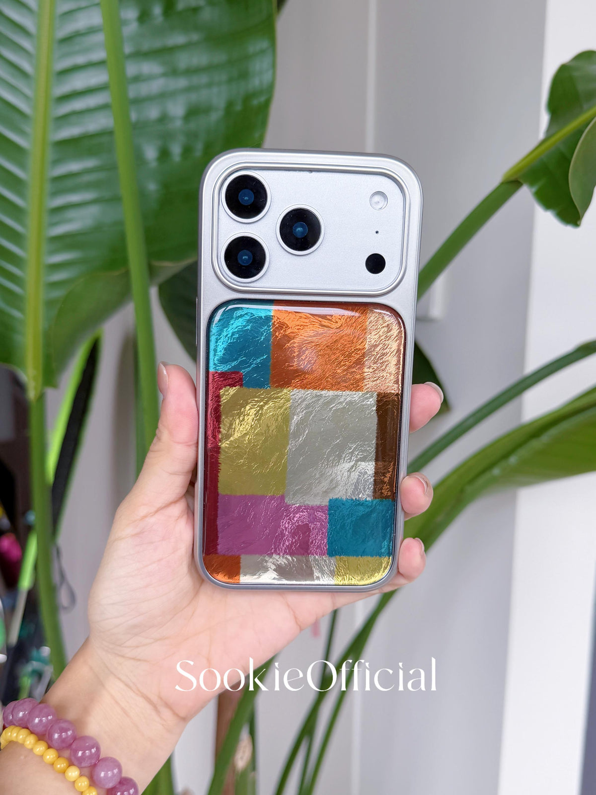 Color Block iPhone Case �?Glossy Pearlescent Geometric Art Design